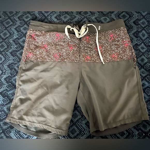 Catch Surf board shorts with pink palm tree accents - Picture 1 of 3
